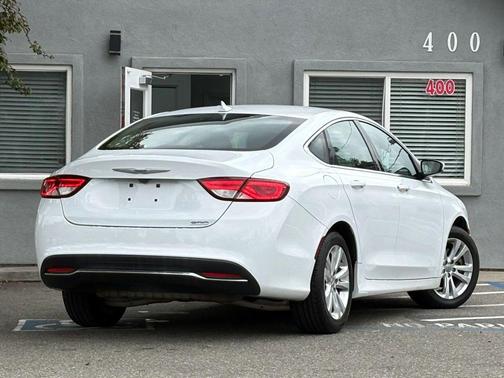 Bright White Clearcoat 2016 Chrysler 200 Limited