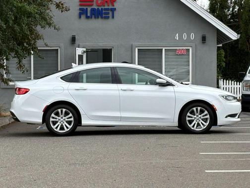 Bright White Clearcoat 2016 Chrysler 200 Limited