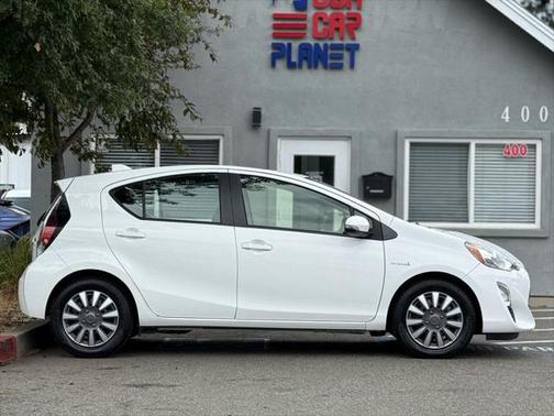 2016 Toyota Prius c One