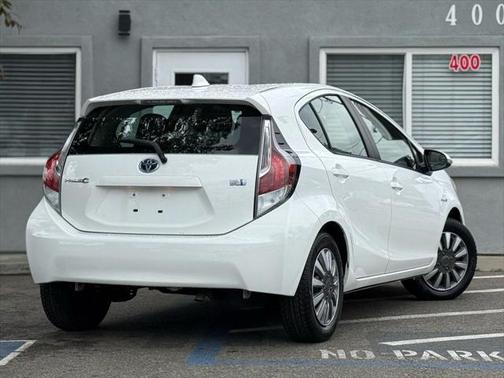 2016 Toyota Prius c One