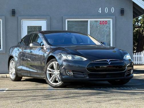2015 Tesla Model S 85D