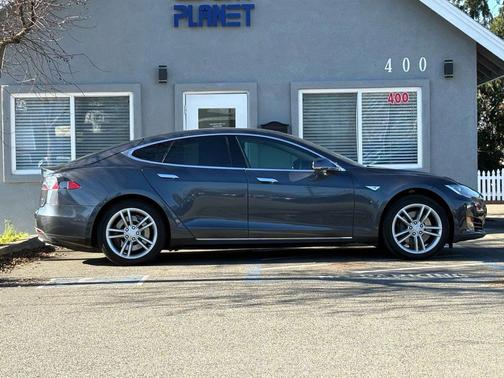 2015 Tesla Model S 85D