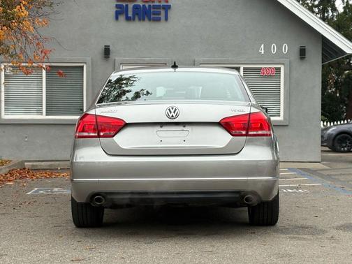 2014 Volkswagen Passat 3.6L V6 DSG SEL Premium