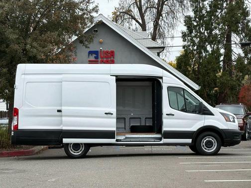 2022 Ford Transit-250 Base