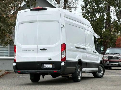 2022 Ford Transit-250 Base