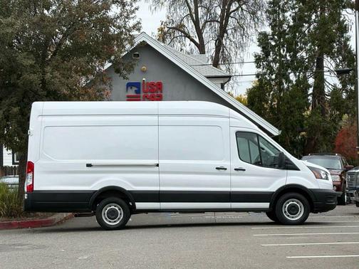 2022 Ford Transit-250 Base