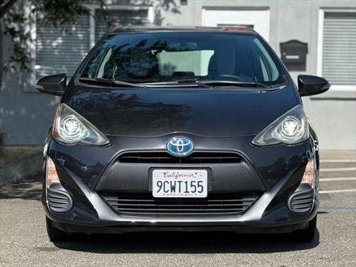 2016 Toyota Prius c One