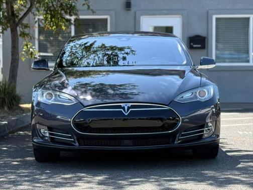 2015 Tesla Model S 85