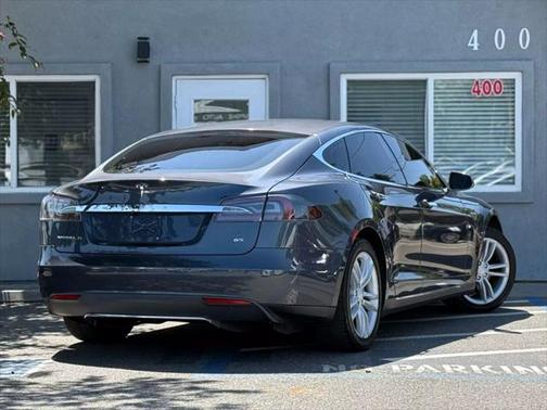 2015 Tesla Model S 85
