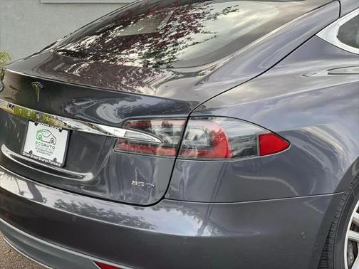 2015 Tesla Model S 85D