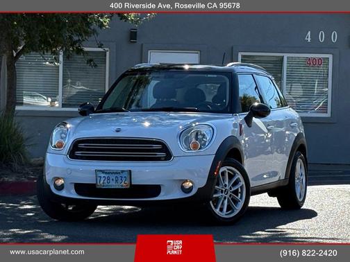 Light White 2015 MINI Countryman Cooper