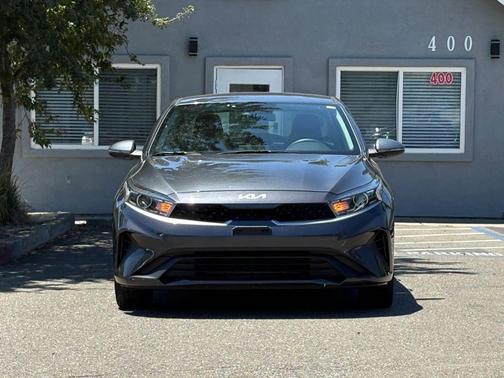 Gravity Gray 2023 Kia Forte LXS