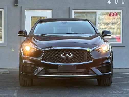 2018 INFINITI QX30 Luxury