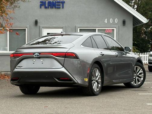 2022 Toyota Mirai Base