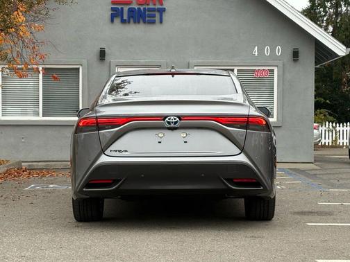 2022 Toyota Mirai Base
