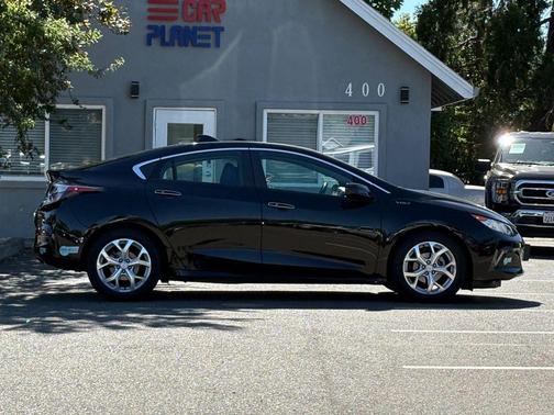 Mosaic Black Metallic 2017 Chevrolet Volt Premier