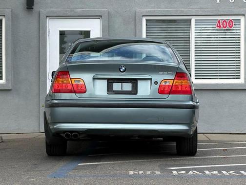 2002 BMW 330 330i Sedan 4D
