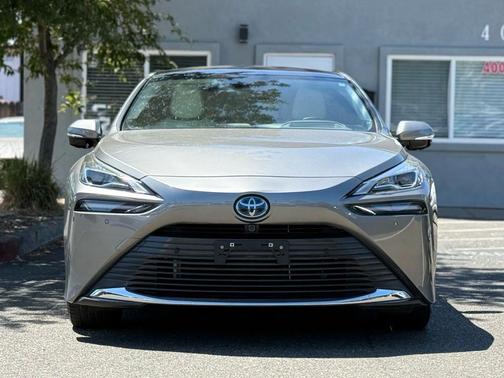 Heavy Metal 2022 Toyota Mirai Base