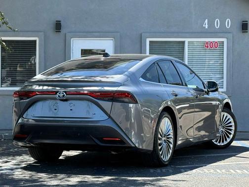 Heavy Metal 2022 Toyota Mirai Base