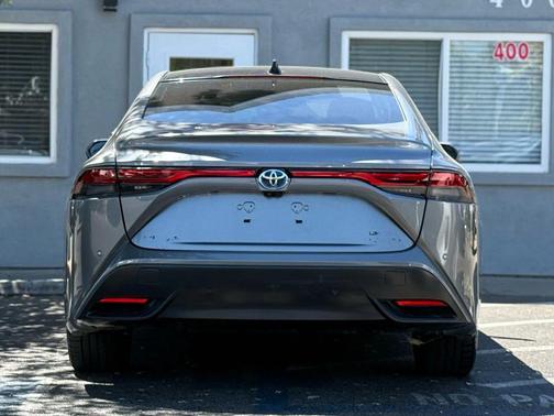 Heavy Metal 2022 Toyota Mirai Base