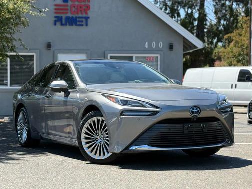 Heavy Metal 2022 Toyota Mirai Base