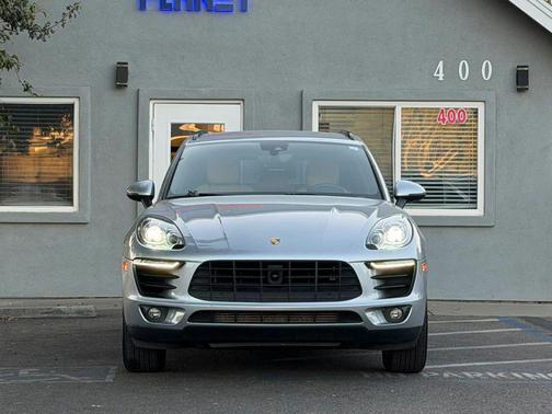 Rhodium Silver Metallic 2017 Porsche Macan Macan Sport Edition