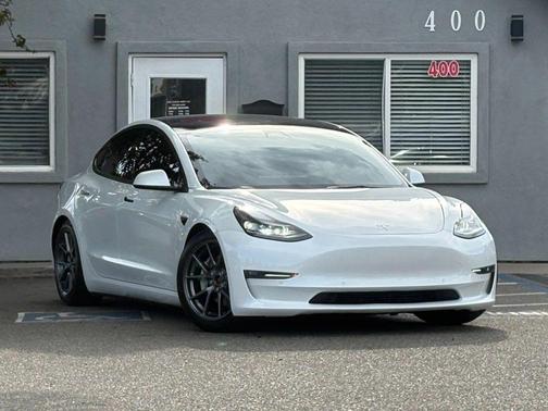 Pearl White Multi-Coat 2022 Tesla Model 3 Long Range