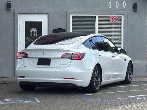 Pearl White Multi-Coat 2022 Tesla Model 3 Long Range