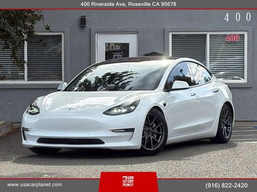 Pearl White Multi-Coat 2022 Tesla Model 3 Long Range