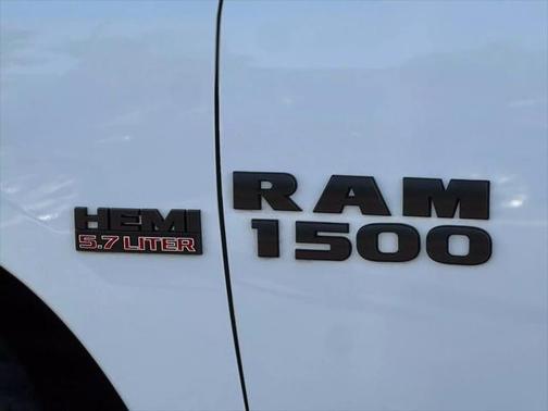 2017 RAM 1500 Night Crew Cab 4x2 5'7' Box