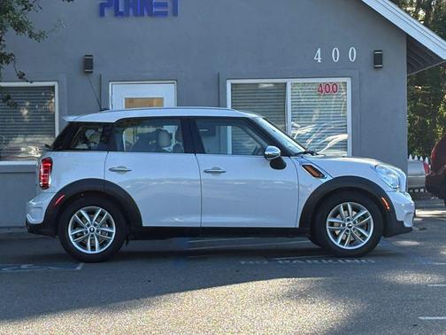 Light White 2013 MINI Countryman Cooper S