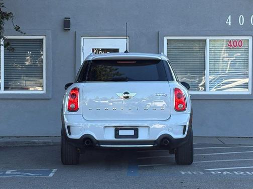 Light White 2013 MINI Countryman Cooper S
