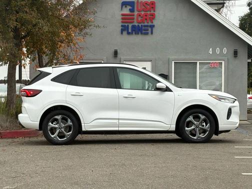 2023 Ford Escape ST-Line Select