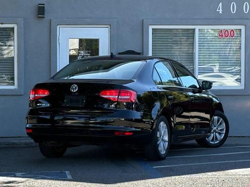 Black 2015 Volkswagen Jetta Auto SE w/Connectivity