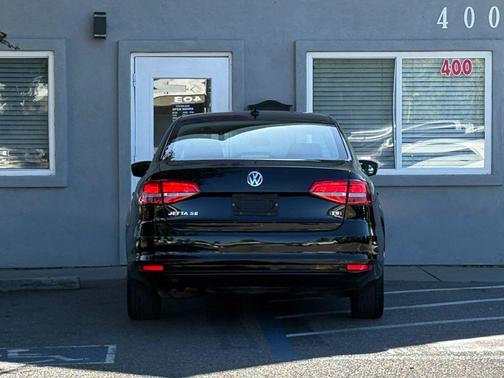 Black 2015 Volkswagen Jetta Auto SE w/Connectivity