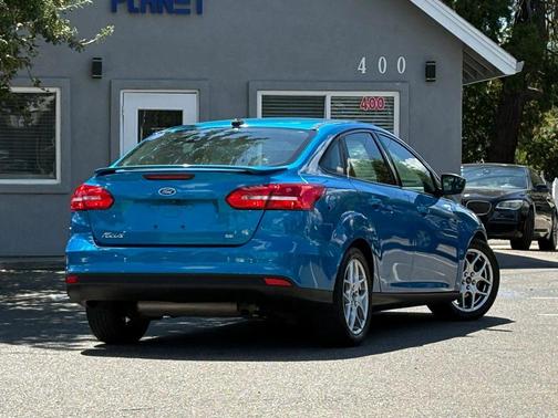 Blue 2015 Ford Focus SE