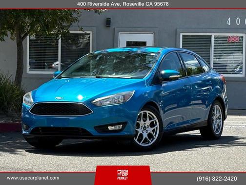 Blue 2015 Ford Focus SE
