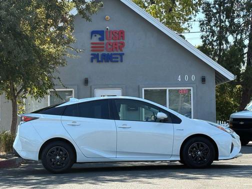 2017 Toyota Prius Two