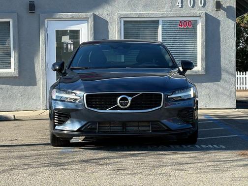 2019 Volvo S60 Hybrid T8 R-Design