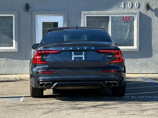 2019 Volvo S60 Hybrid T8 R-Design