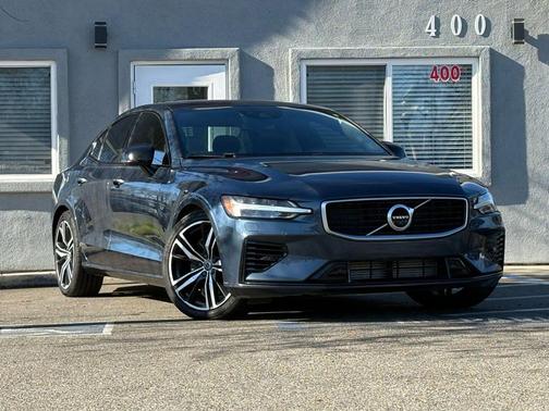 2019 Volvo S60 Hybrid T8 R-Design