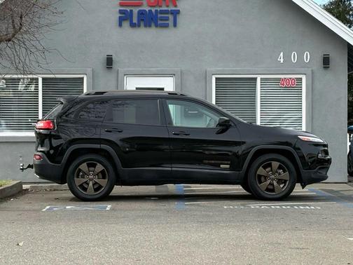 2017 Jeep Cherokee Sport