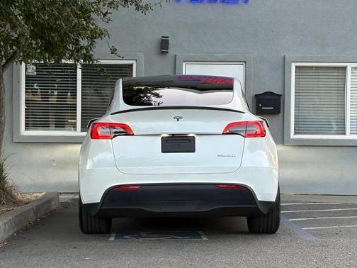 2023 Tesla Model Y Performance Sport Utility 4D