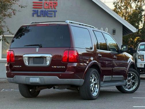 2003 Lincoln Navigator Base