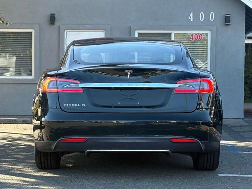 2013 Tesla Model S Sedan 4D