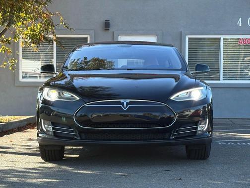 2013 Tesla Model S Sedan 4D