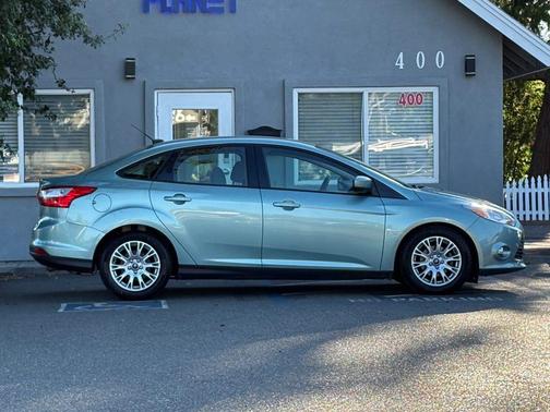 Blue 2012 Ford Focus SE
