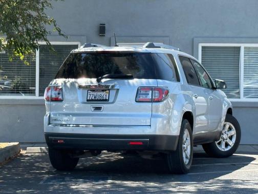 2015 GMC Acadia SLE-2
