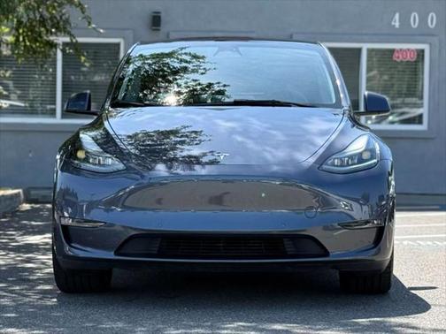 2022 Tesla Model Y Long Range Dual Motor All-Wheel Drive