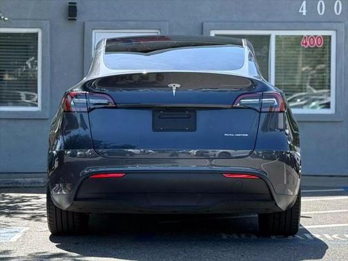 2022 Tesla Model Y Long Range Dual Motor All-Wheel Drive
